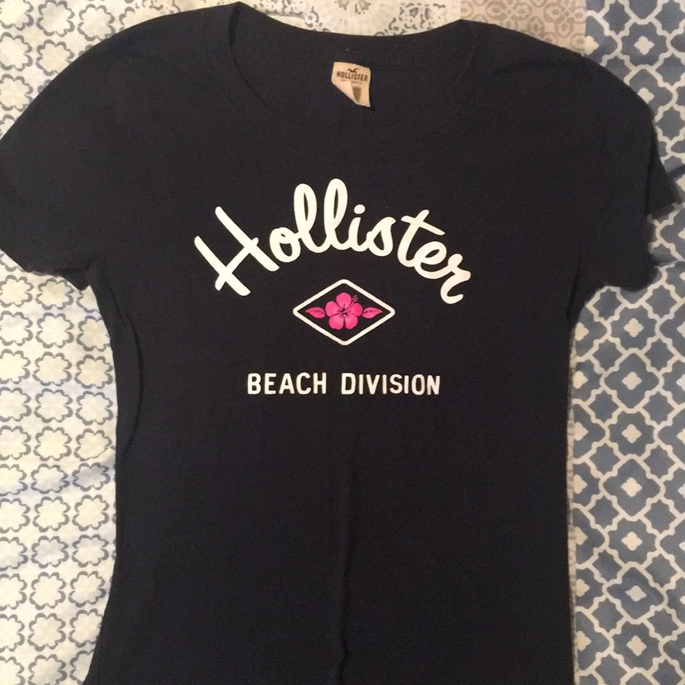 Hollister navy soft tee